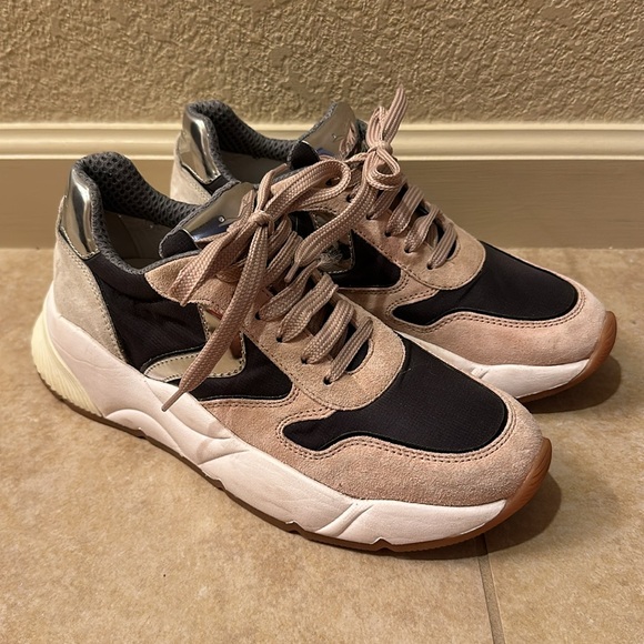 Voile Blanche Sneakers - Picture 2 of 6